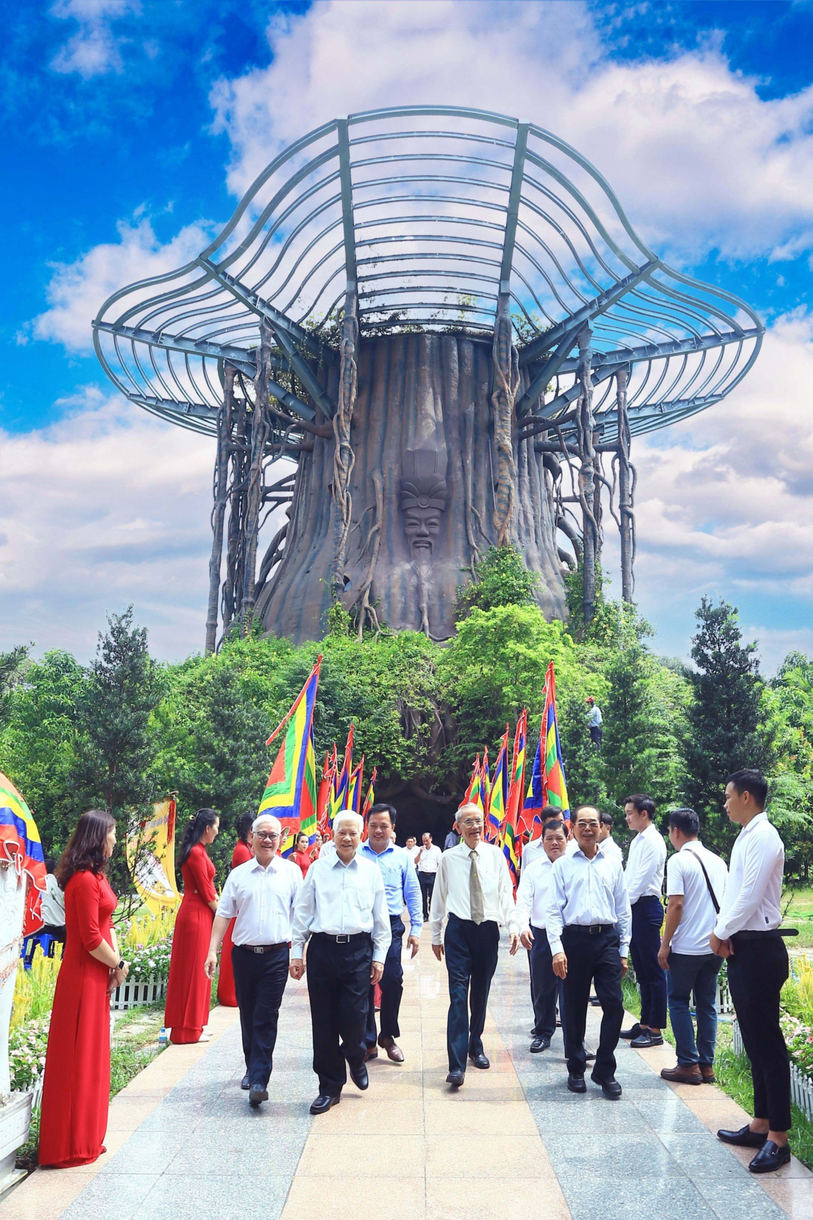 Lãnh đạo tỉnh về dự giỗ Tổ Hùng Vương